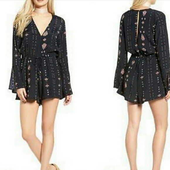 REVOLVE Joya Playsuit Oasis Print Shorts Romper - Picture 4 of 13